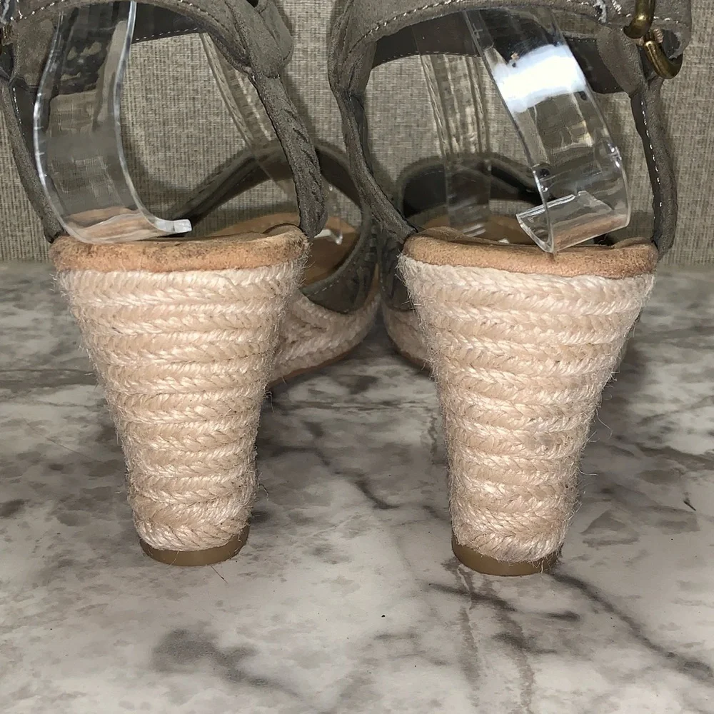 Pesaro Skye Green Faux Suede Wedge Sandals size 8